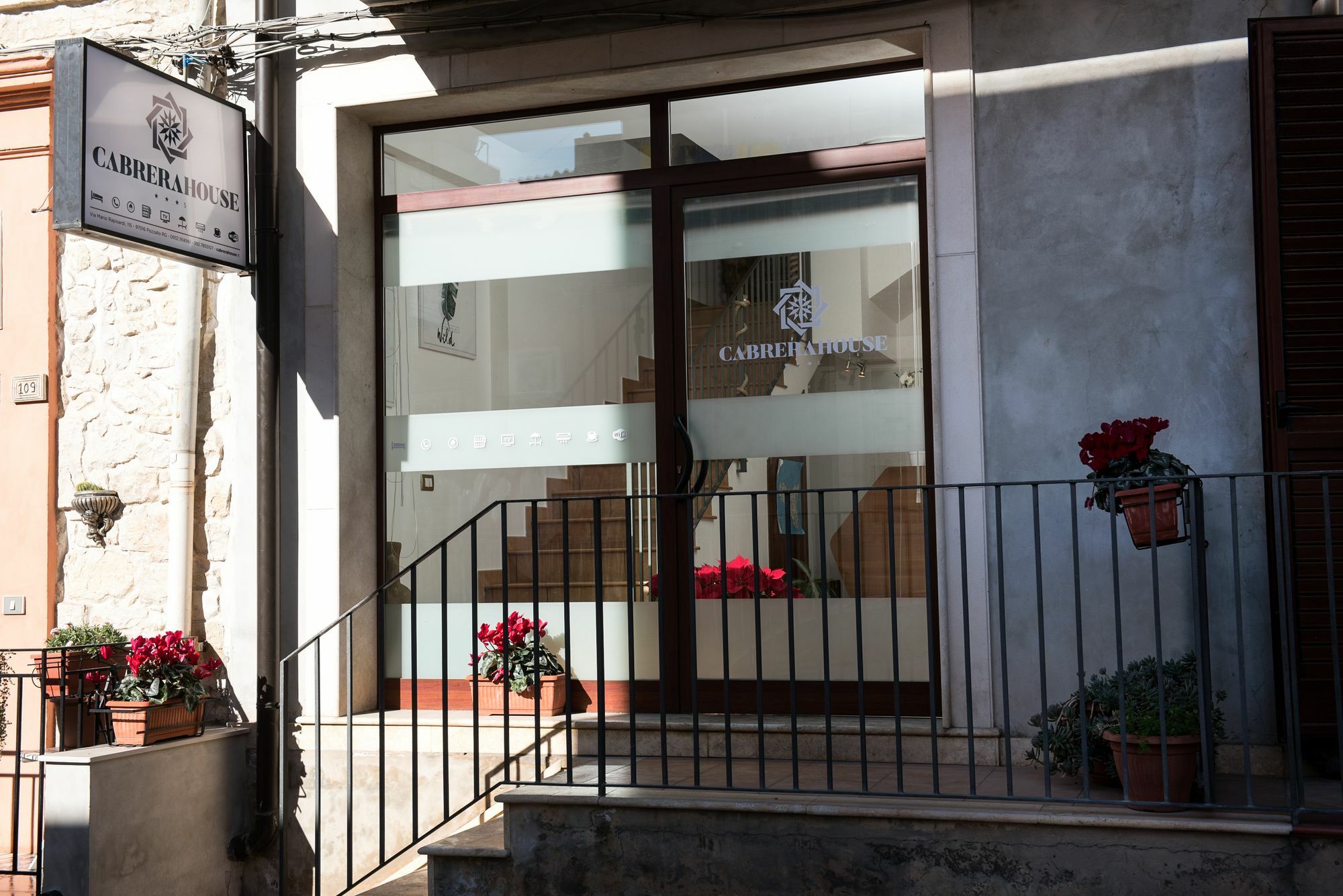 Cabrera House Acomodação com café da manhã Pozzallo Exterior foto